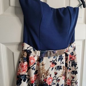 Strapless dress - small